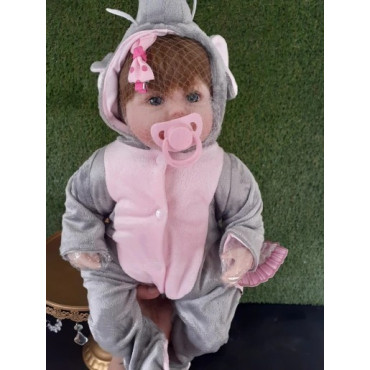 bebe reborn con disfraz de elefante