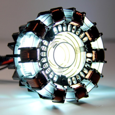 Reactor de arco de Iron Man 1: 1 muy genial Una generación de corazón brillante de Iron Man