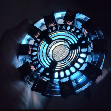 Reactor de arco de Iron Man 1: 1 muy genial Una generación de corazón brillante de Iron Man