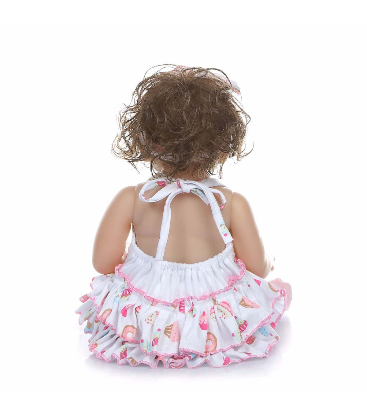 Bebé reborn de pelo rizado con girafa