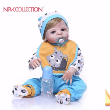 bebe reborn niño  completo silicona